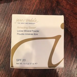 Makeup - Loose Mineral Powder